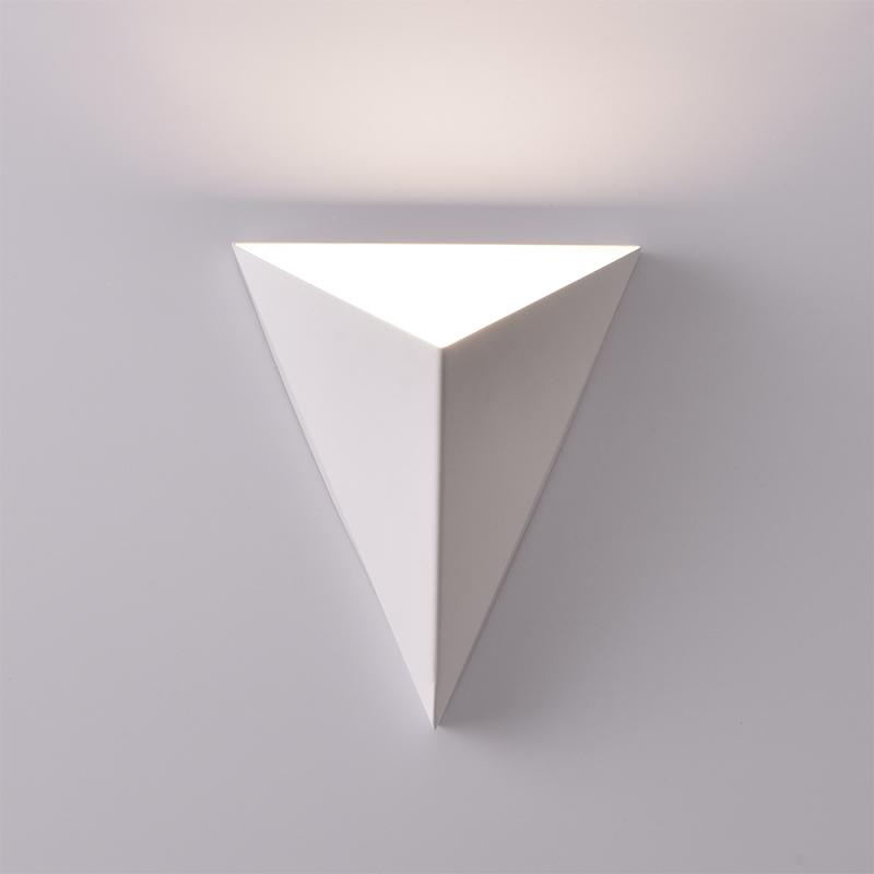 Настенный светильник Arte Lamp Trapeze A2033AP-1WH
