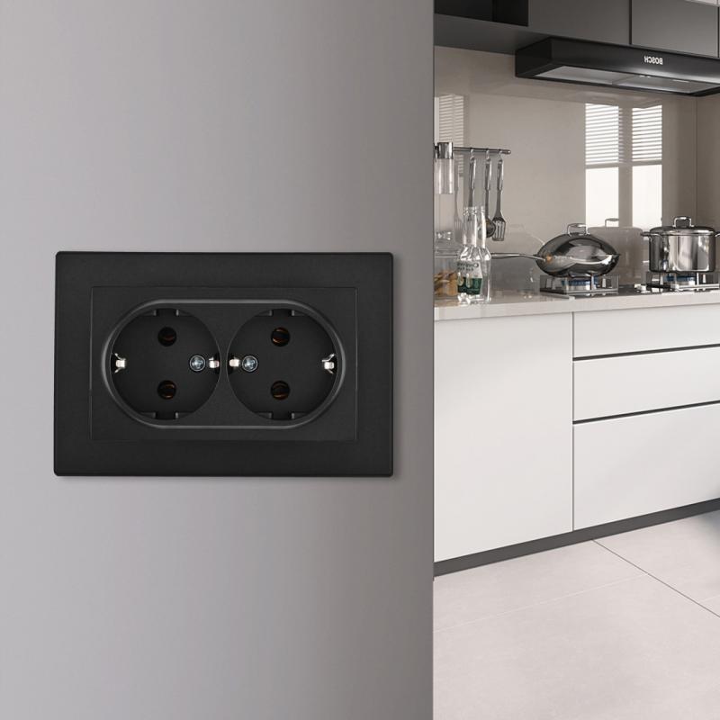 Розетка двойная с/з и шторками Arte Milano SET06-double-40-2 black